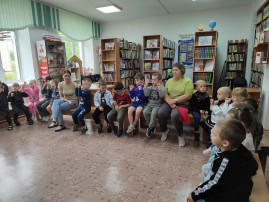 Продолжаем реализовывать летний проект «Юные защитники России». Продолжаем реализовывать летний проект «Юные защитники России».